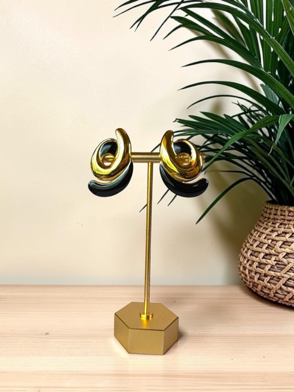 Vintage Monet Black Enamel Gold Tone Swirl Clip-On Earrings
